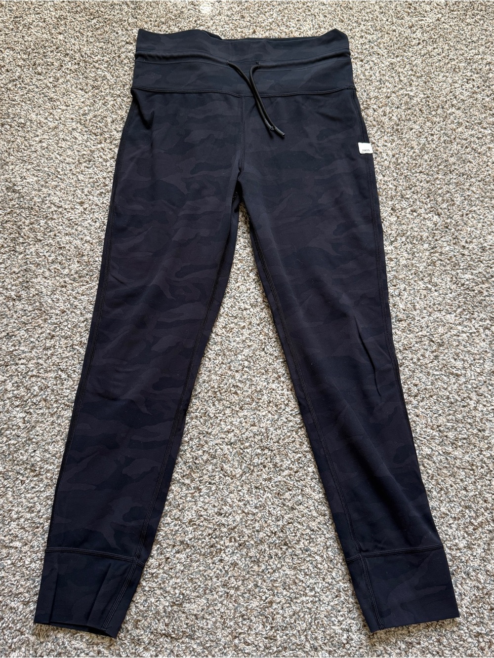 Vuori Everday Legging Black Camo Size M